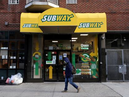 Exterior de un restaurante Subway en Nueva York (EE UU).