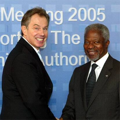 El primer ministro britnico, Tony Blair (izquierda), y el secretario general de la ONU, Kofi Annan, en Londres.