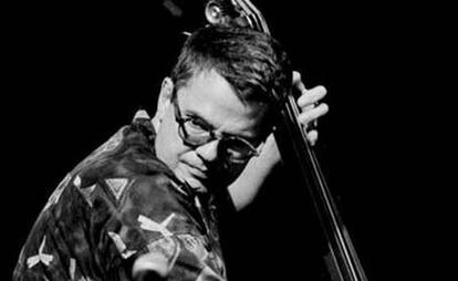 Charlie Haden, fotografiado a principios de los noventa.