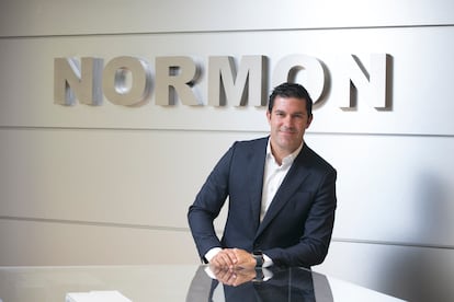 Jesús Govantes, director general adjunto del laboratorio Normon, en la sede de la compañía en Tres Cantos.