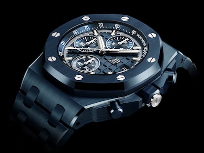 La versión monocromática en cerámica azul oscuro del Royal Oak Offshore de Audemars Piguet, de 42 milímetros.