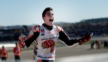 Marc Márquez celebra el seu títol d'enguany.