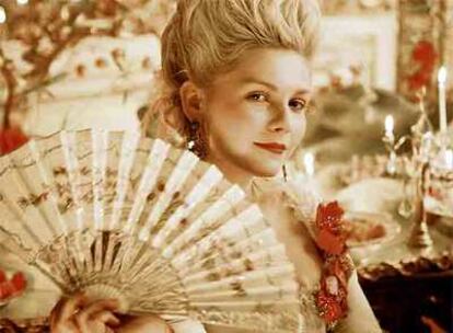 Kirsten Dunst, caracterizada como María Antonieta en la película de Sofia Coppola.