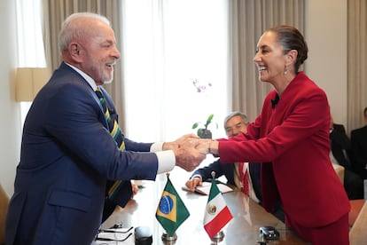 Luiz Inácio Lula da Silva y Claudia Sheinbaum en la cumbre de la Celac, en Tegucigalpa (Honduras).