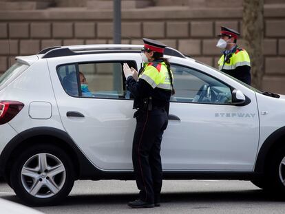 Mossos d'Esquadra de servicio.