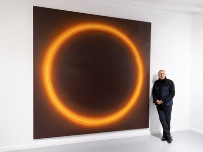 El premio nacional de Artes Plásticas 2020 José María Yturralde, durante la inauguración de la exposición Aspidiske, este lunes en Casa Zavala, en Cuenca. La muestra forma parte del 25 aniversario de las ciudad como Patrimonio de la Humanidad.