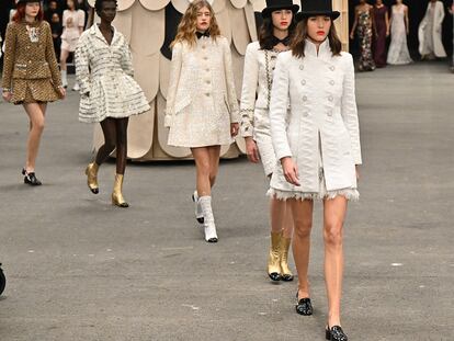 Los detalles llenan de magia el desfile alta costura de Chanel