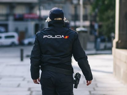 Una funcionaria del cuerpo de la Policía Nacional. 