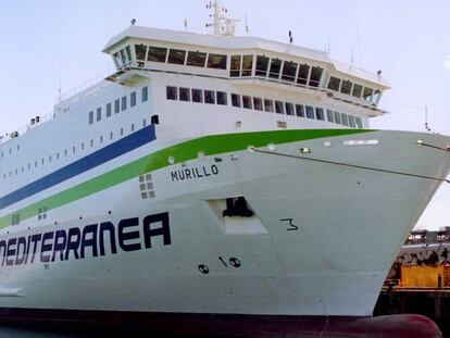 Imagen de un buque de Transmediterránea.