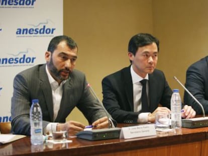 Pedro J. Díez, Carlos Wang y José María Rianño en un acto de este jueves.