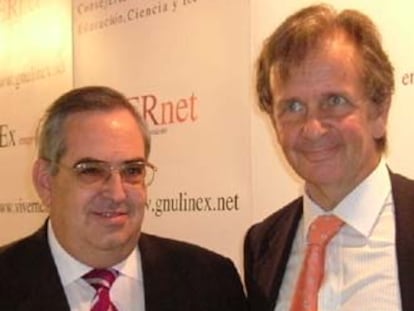 El consejero Luis Millán Vázquez de Miguel (izquierda) y Diego Hidalgo.