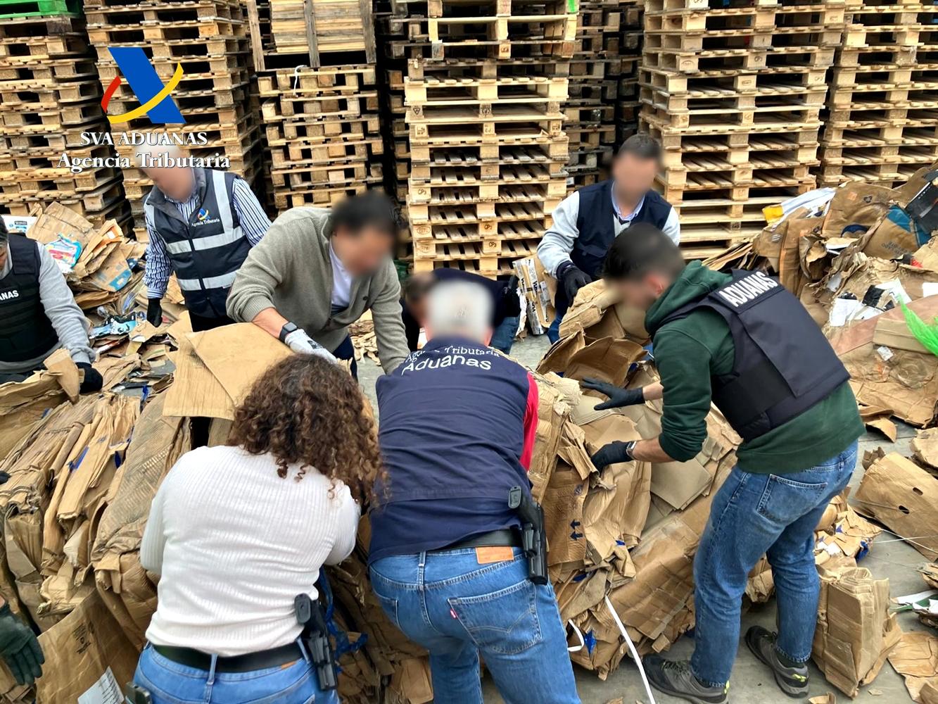 La mayor incautación de cocaína en Madrid en 20 años, escondida en 335 toneladas de cartón para reciclar