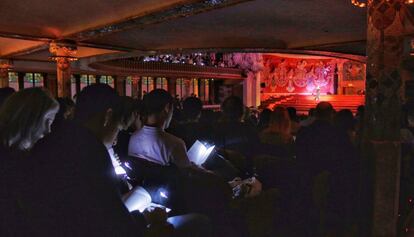 Aspecto del Palau de la Música ayer durante el Festival Internacional de Poesia.