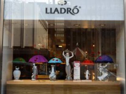 Escaparate de la teinda de porcelana Lladró en el centro de Madrid. EFE/Archivo