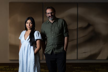 La actriz Adriana Paz y el director Alejandro Gerber, en Guadalajara (Jalisco), el 10 de junio de 2024.