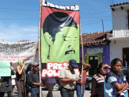 Peregrinación en Chiapas por la libertad del maestro.