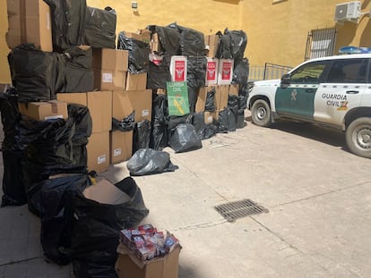 Imagen del material incautado por la Guardia Civil en la Operación Marama.