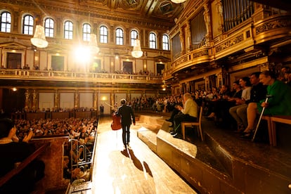 Yo-Yo Man, entrando a un concierto en el Wiener Musikverein de Viena en 2019.