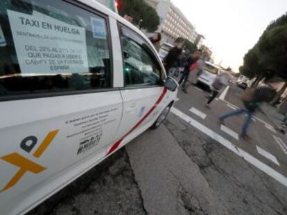 Los taxistas continúan con el paro al terminar sin acuerdo la reunión con la Comunidad