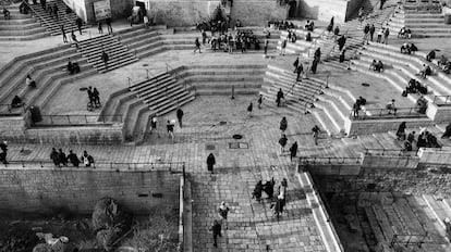 Entrada a la Ciudad Vieja por la puerta de Damasco (Bab al Amud para los palestinos). Situada en el noroeste de la población, es el principal acceso al barrio musulmán.