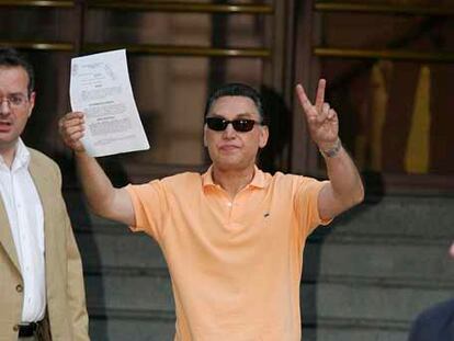 El funcionario Gerardo González Bilbao, a su salida de la Audiencia.
