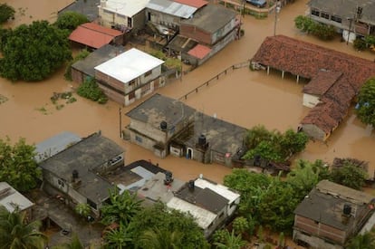 Vista aérea de las afectaciones por las intensas lluvias en el municipio de Benito Juárez donde se reportan unas 5 mil personas damnificadas, según informó protección Civil del estado de Guerrero (México), el día 5 de septiembre.