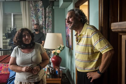 Arantxa Echevarría y José Coronado, durante el rodaje de ‘La familia perfecta’, el segundo largometraje de la cineasta.