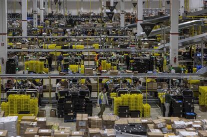 Centro de distribución de Amazon en Italia.