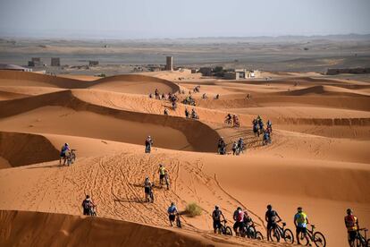 Un momento durante la primera etapa del Titan Desert 2019, el 28 de abril de 2019, en Merzouga.