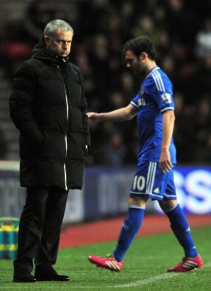 Mata, tras ser sustituido por Mourinho.