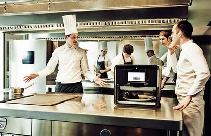 En la cocina del restaurante Dos Cielos, de los hermanos Sergio y Javier Torres, Foodini ha preparado ya varios platos.