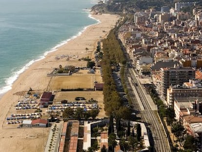 Construcciones en la playa de Calella de Mar, Barcelona.  