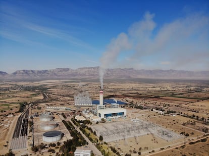 Reforma energética en México: La central termoeléctrica de la Comisión Federal de Electricidad (CFE) en Villa de Reyes, estado de San Luis Potosí, México