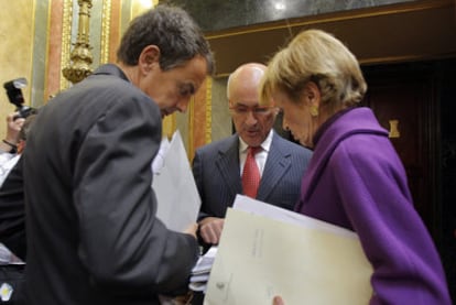 Zapatero, Duran Lleida y Fernández de la Vega, el miércoles en el Congreso.