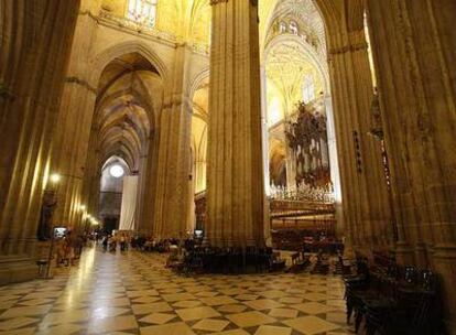Un aspecto del interior de la catedral de Sevilla.