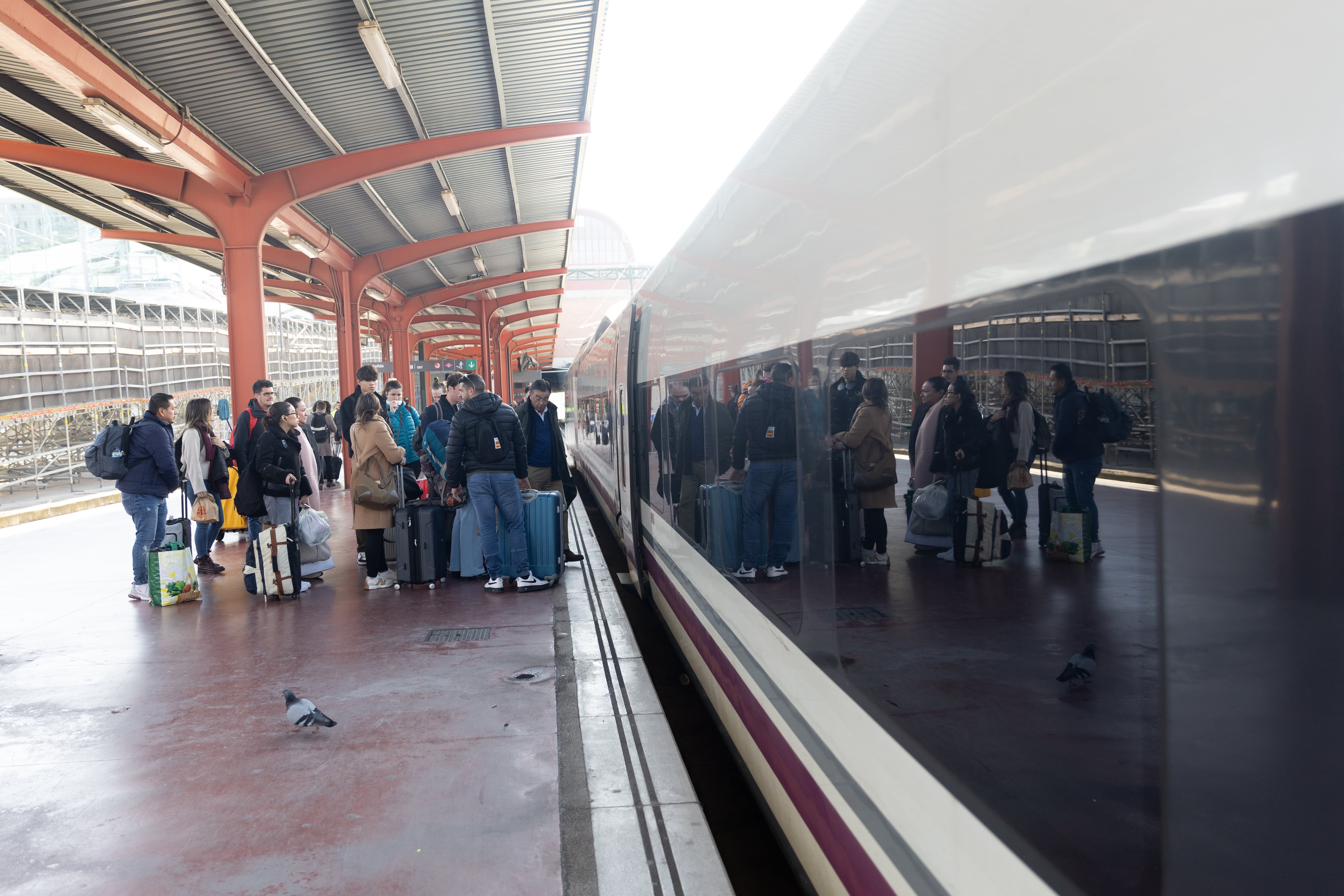 Renfe da por solventada la última crisis de los trenes Talgo Avril y cifra en 1 millón el coste de la incidencia de año nuevo