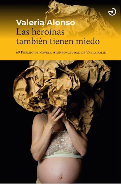 Portada de 'Las heroínas también lloran' (Menoscuarto ediciones).