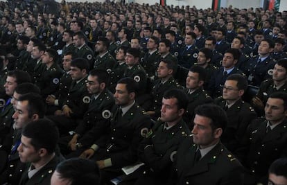 Soldados afganos durante un discurso del presidente Hamid Karzai.