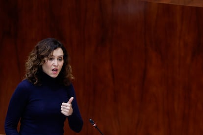 La presidenta de la Comunidad de Madrid, Isabel Daz Ayuso, interviene durante el pleno de la Asamblea de Madrid, este jueves.