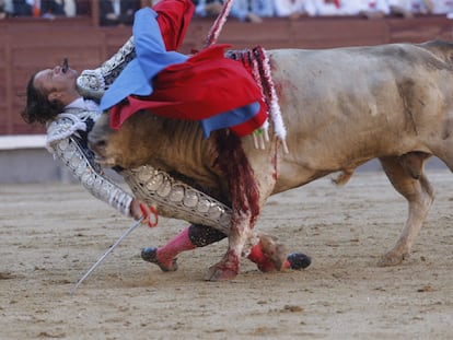 La escalofriante cornada a Julio Aparicio