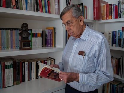 El ingeniero Cuauhtémoc Cárdenas, en su despacho en Ciudad de México, el 14 de marzo.