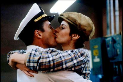 Richard Gere y Debra Winger en Oficial y caballero (Taylor Hackford, 1983).