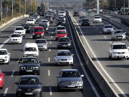 Motorists on a highway to A Coruña.