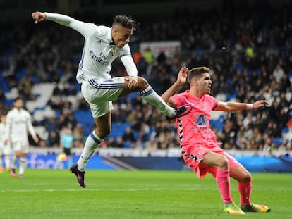 El remate de Mariano en el tercer gol del Madrid a la Cultural.