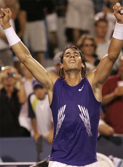 Nadal celebra su victoria sobre el ecuatoriano Lapentti.