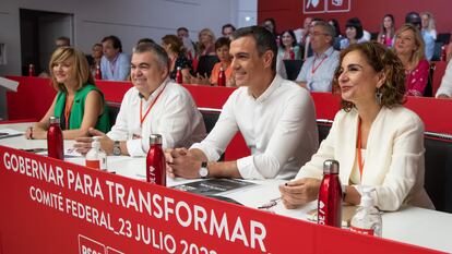 De izquierda a derecha, Pilar Alegría, Santos Cerdán, Pedro Sánchez y María Jesús Montero, el sábado en el comité federal del PSOE.