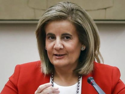 La ministra de Empleo, Fátima Báñez, durante su comparecencia en la Comisión de Empleo del Congreso.
