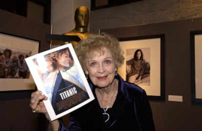 Gloria Stuart, en una fotografía de 2003.