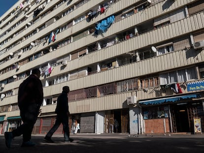 Edificio Venus del barrio de La Mina en Sant Adrià del Besós.