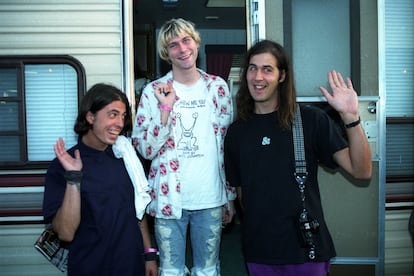 Dave Grohl, Kurt Cobain and Kirst Novoselic con Nirvana en 1992 en los MTV Video Music Awards.